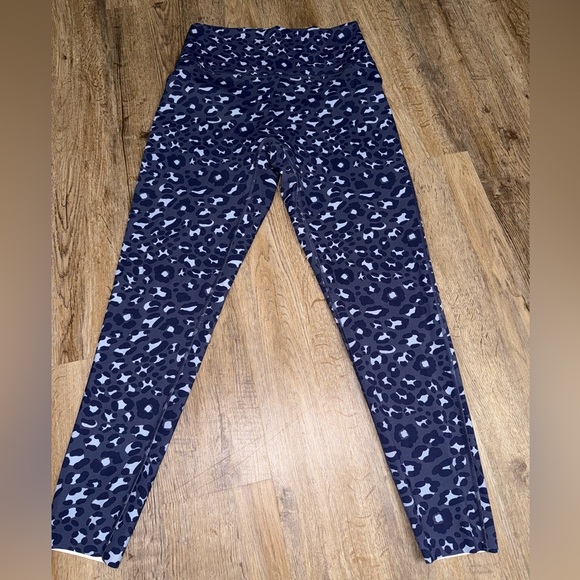 OFFLINE by Aerie • High Waisted 7/8 Leggings - Picture 3 of 9